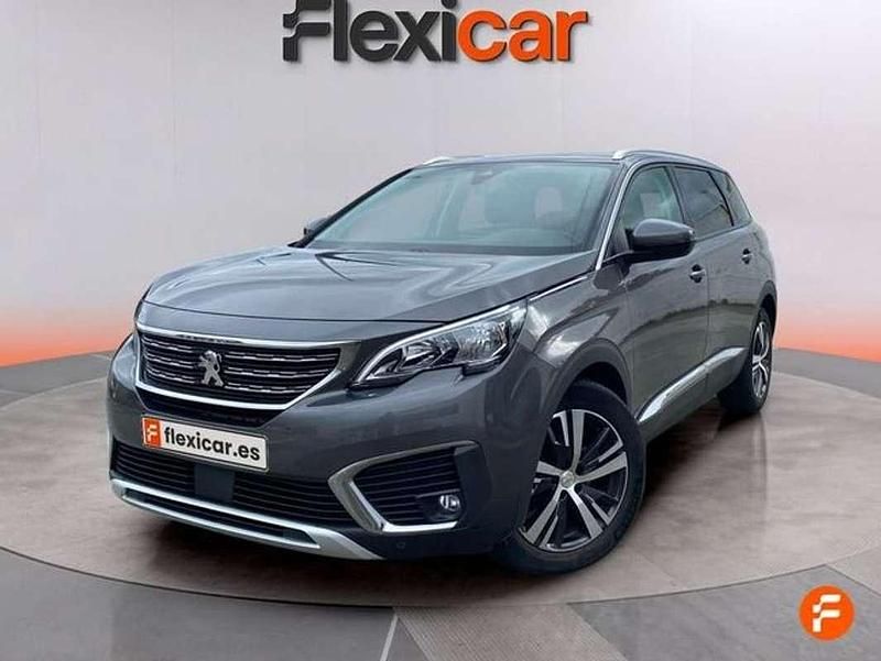 Usado Peugeot 5008 Allure 131 CV (96 kW) 2019 Verde SUV