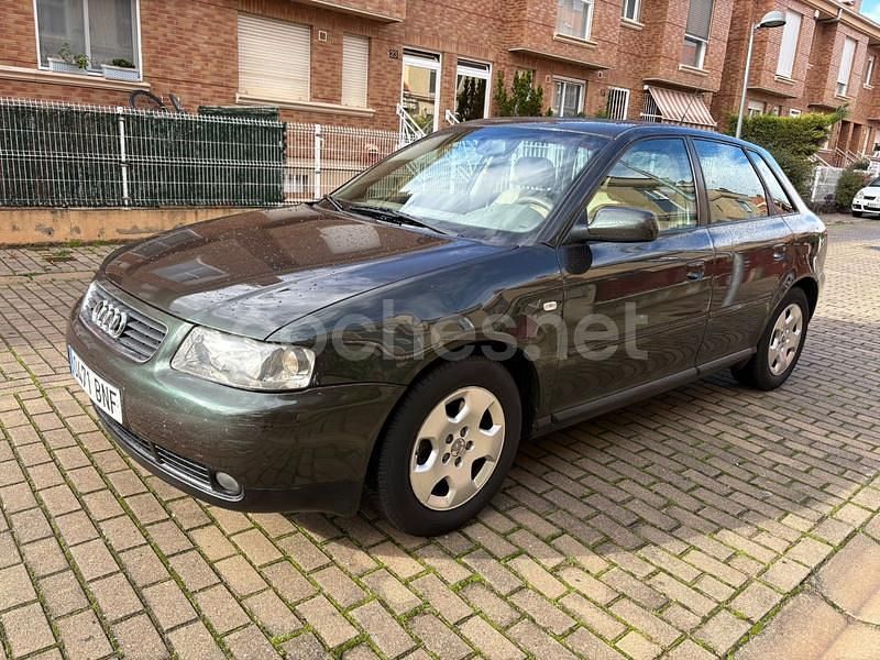 Usado Audi A3 Ambiente 150 CV (110 kW) 2001 Marrón Berlina