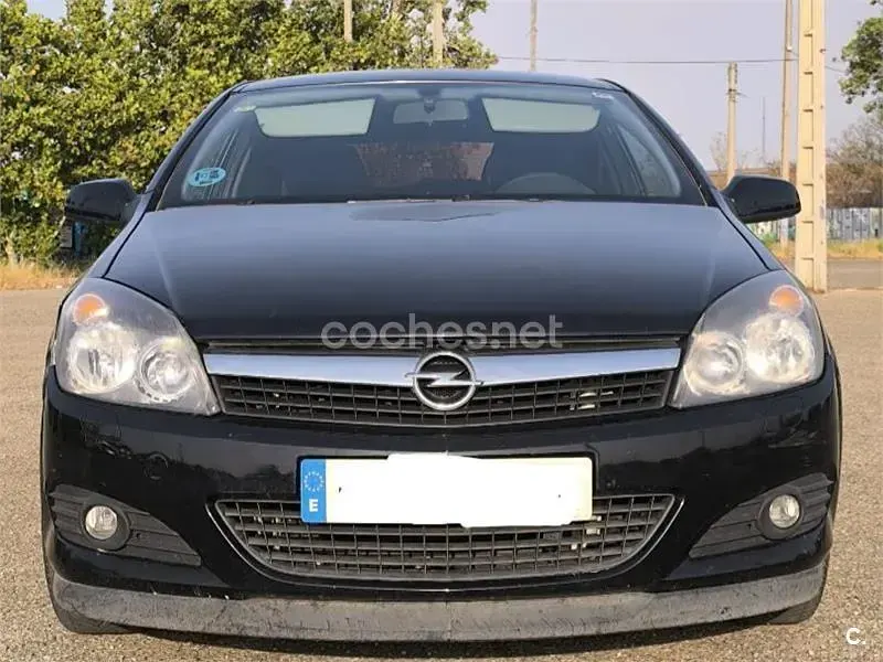 Usado Opel Astra GTC Enjoy 105 CV (77 kW) 2007 Negro Berlina