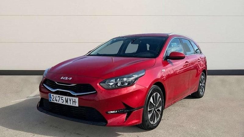 Usado Kia Ceed 101 CV (74 kW) 2025 Rojo Utilitario