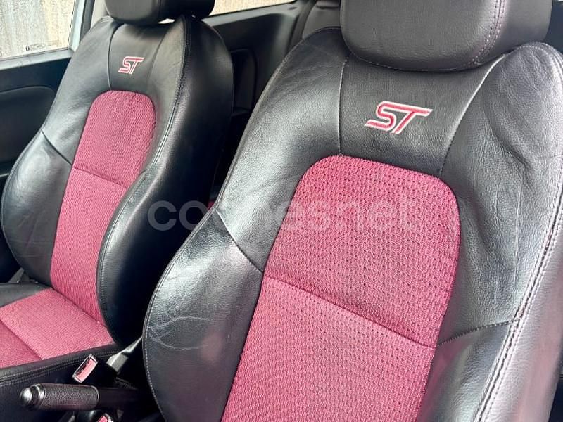 Usado Ford Fiesta Sport 90 CV (66 kW) 2006 Blanco Coupe