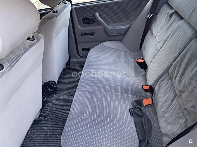 Usado Ford Orion Ghia 102 CV (75 kW) 1987 Azul Berlina