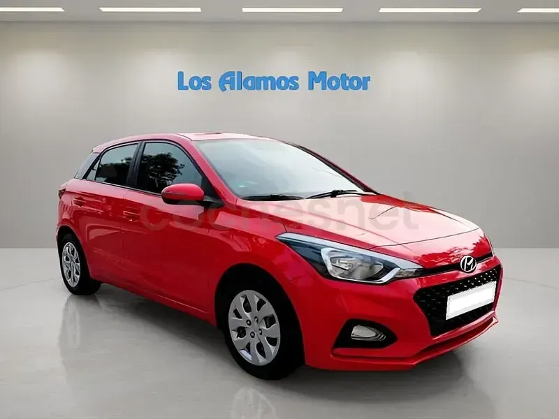 Usado Hyundai i20 75 CV (55 kW) 2018 Granate Berlina