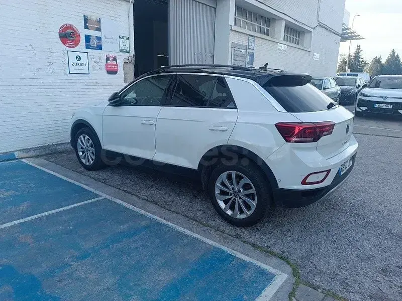 Usado VW T-Roc Advance 110 CV (80 kW) 2022 Blanco SUV