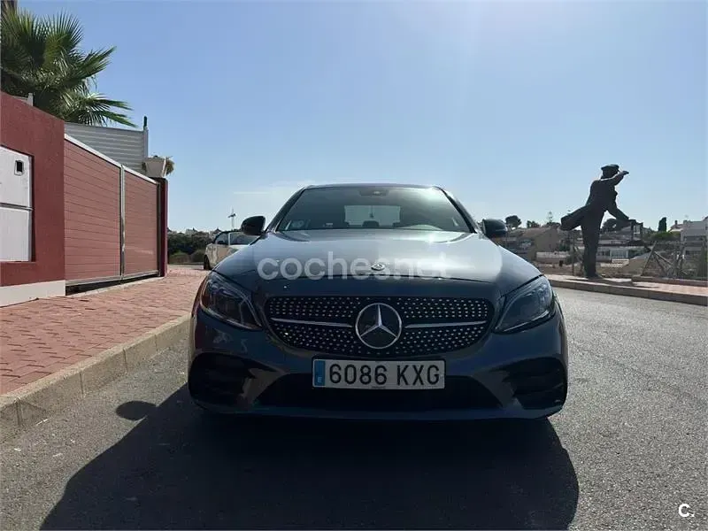 Usado Mercedes C220 170 CV (125 kW) 2019 Gris / plata Berlina
