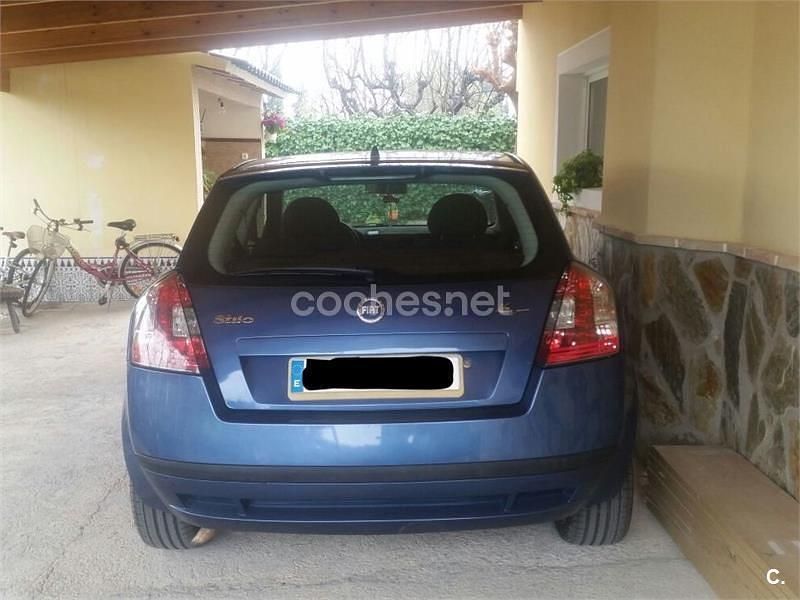 Usado Fiat Stilo Active 95 CV (69 kW) 2005 Azul Berlina