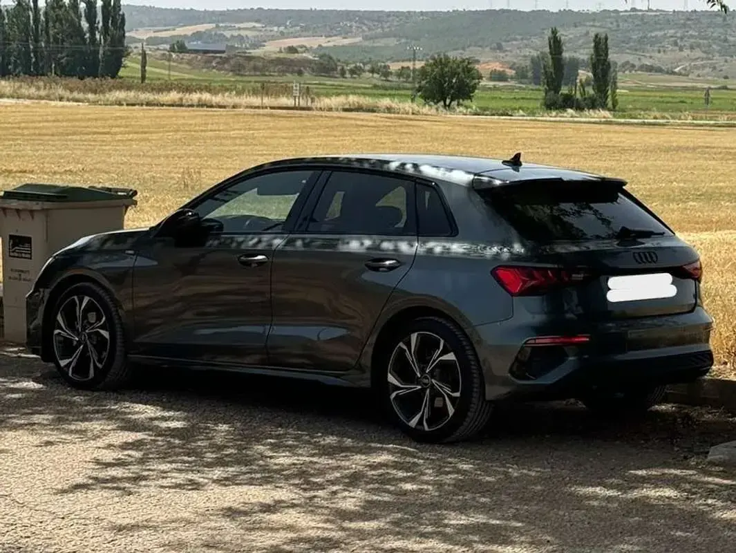 Usado Audi A3 Sportback S-Line 116 CV (85 kW) 2023 Gris Utilitario