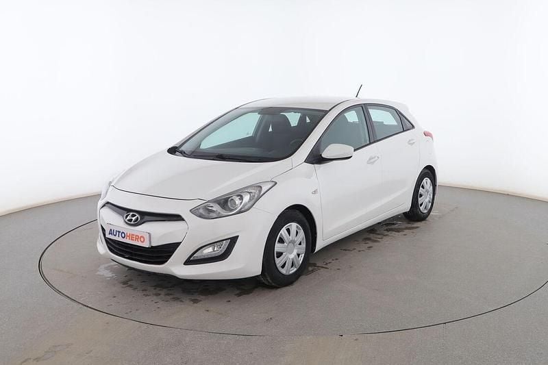 Blanco Usado 2014 Hyundai i30 Utilitario | 9999 € (Buen precio) - Imagen 1/3