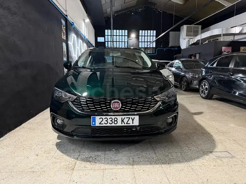 Usado Fiat Tipo Lounge 95 CV (69 kW) 2019 Verde Berlina