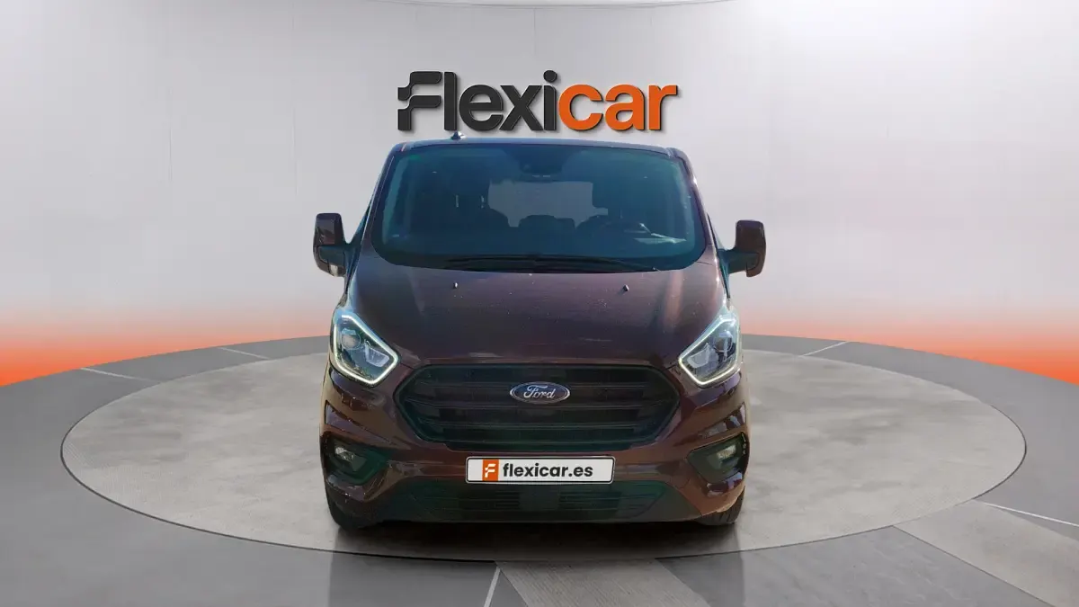 Usado Ford Tourneo Titanium 131 CV (96 kW) 2020 Rojo Monovolumen