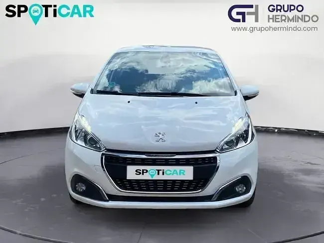 Usado Peugeot 208 Signature Sky 100 CV (73 kW) 2019 Blanco Utilitario