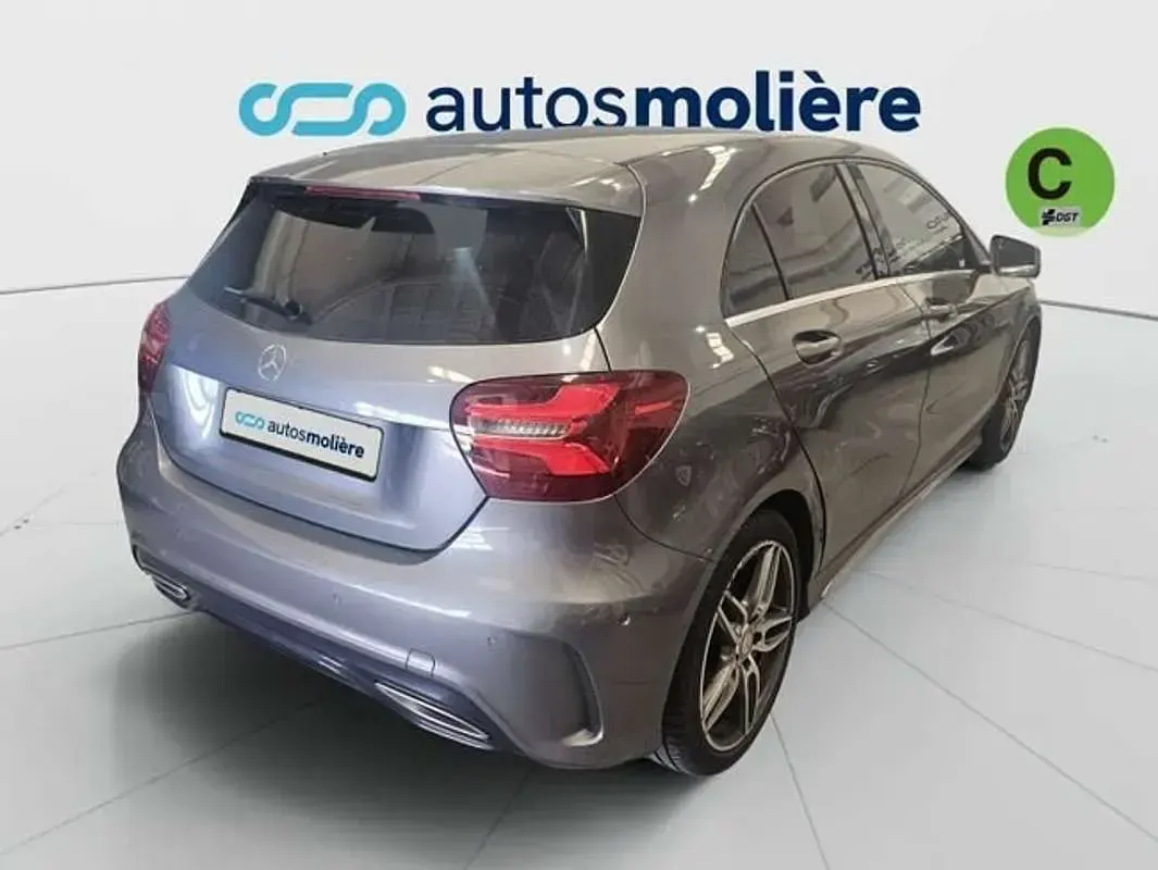 Usado Mercedes A200 Style 136 CV (100 kW) 2017 Gris Utilitario