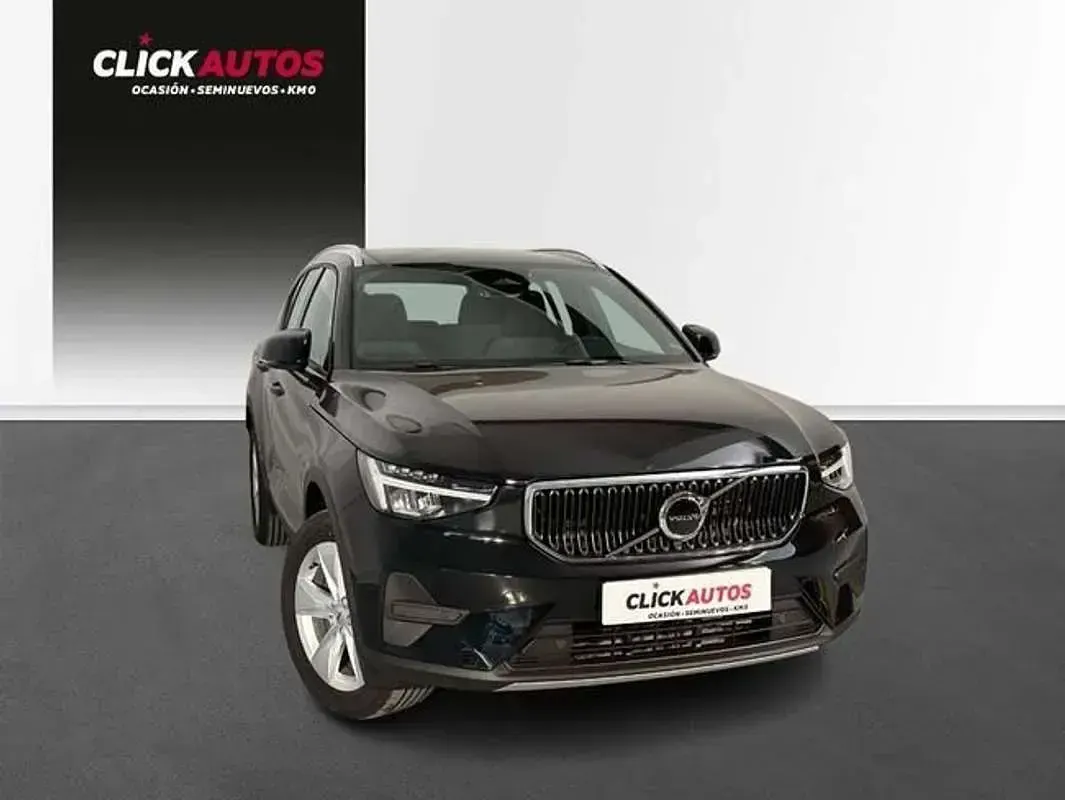 Usado Volvo XC40 Core 163 HP (119 kW) 2023 Preto SUV