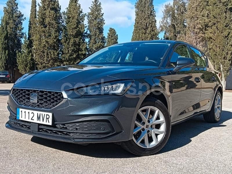 Gris / plata Usado 2024 Seat Leon Style Berlina | 18.790 € (Buen precio) - Imagen 1/4