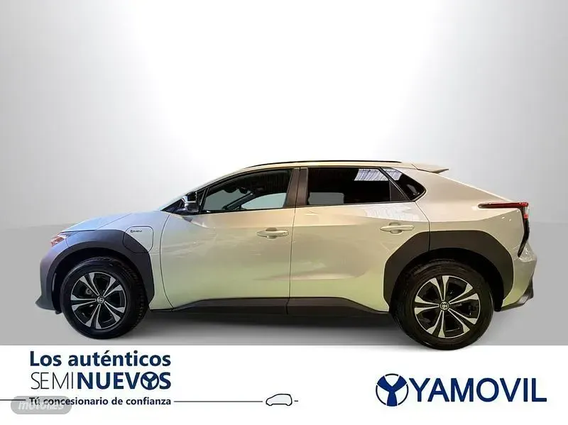 Usado Toyota bZ4X Style 150 kW (204 CV) 2025 Plateado SUV