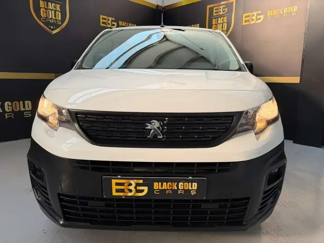 Usado Peugeot Partner Premium 98 CV (72 kW) 2022 Blanco Monovolumen