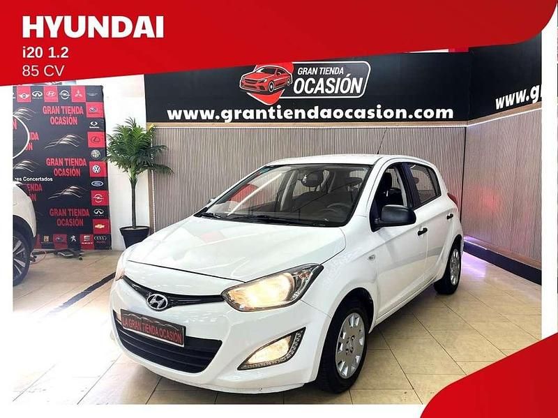 Usado Hyundai i20 84 CV (61 kW) 2013 Blanco Utilitario