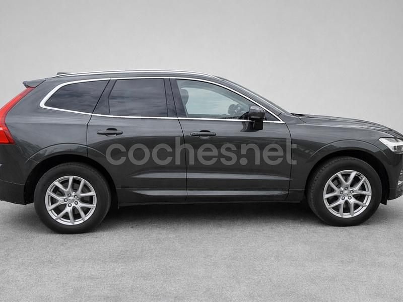 Usado Volvo XC60 Momentum 390 CV (286 kW) 2019 Gris / plata SUV