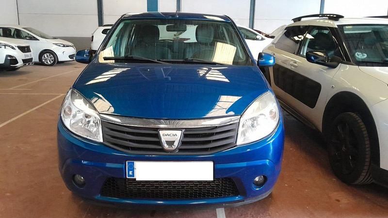 Usado Dacia Sandero Lauréate 86 CV (63 kW) 2009 Azul Utilitario