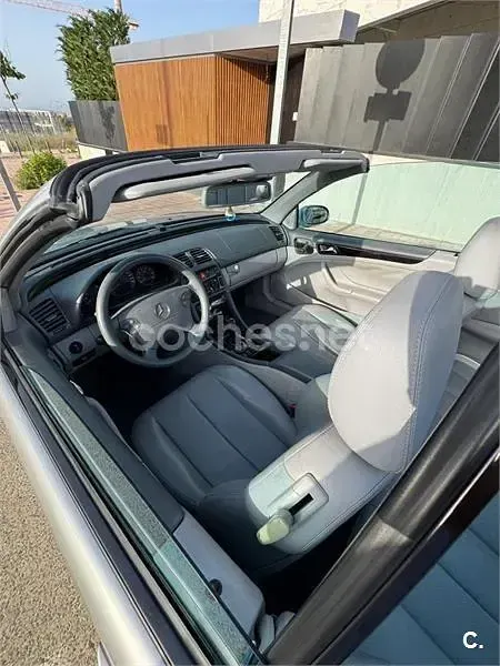 Usado Mercedes CLK230 Avantgarde 193 CV (141 kW) 2001 Gris / plata Descapotable