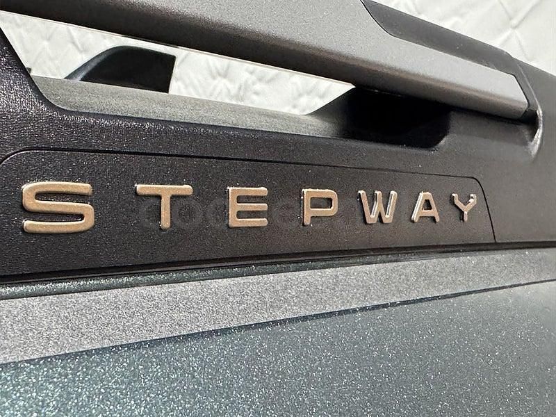 Usado Dacia Sandero Expression 101 CV (74 kW) 2025 Verde Berlina