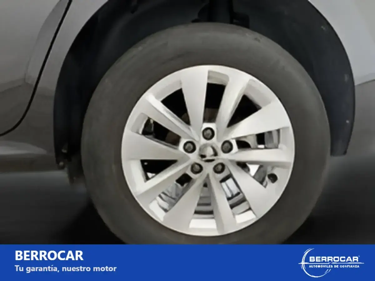 Usado Skoda Kamiq Ambition 110 CV (80 kW) 2024 Negro SUV