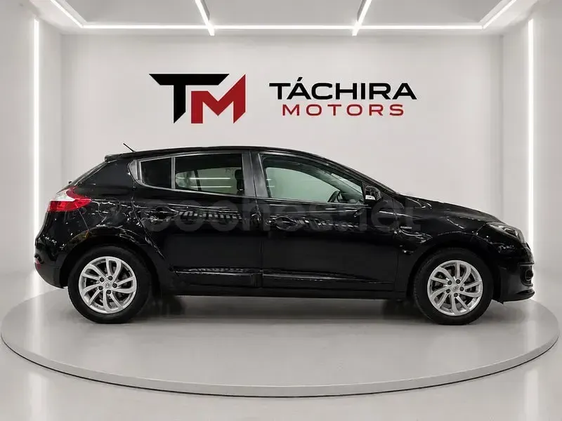 Usado Renault Mégane III LIMITED 115 CV (84 kW) 2014 Negro Berlina
