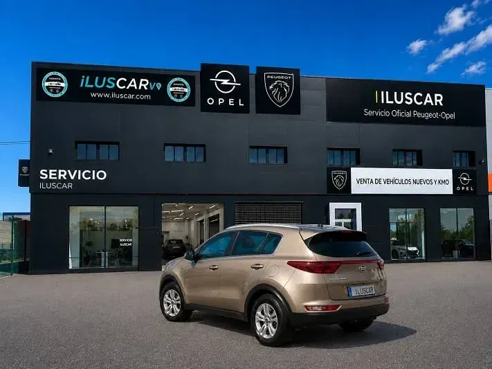 Usado Kia Sportage 136 CV (100 kW) 2016 Champagne SUV