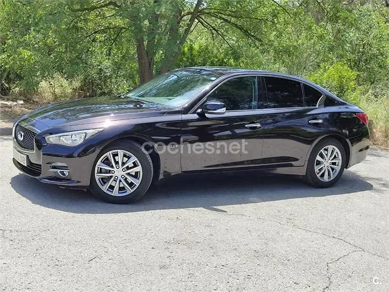 Usado Infiniti Q50 170 CV (125 kW) 2017 Negro Berlina