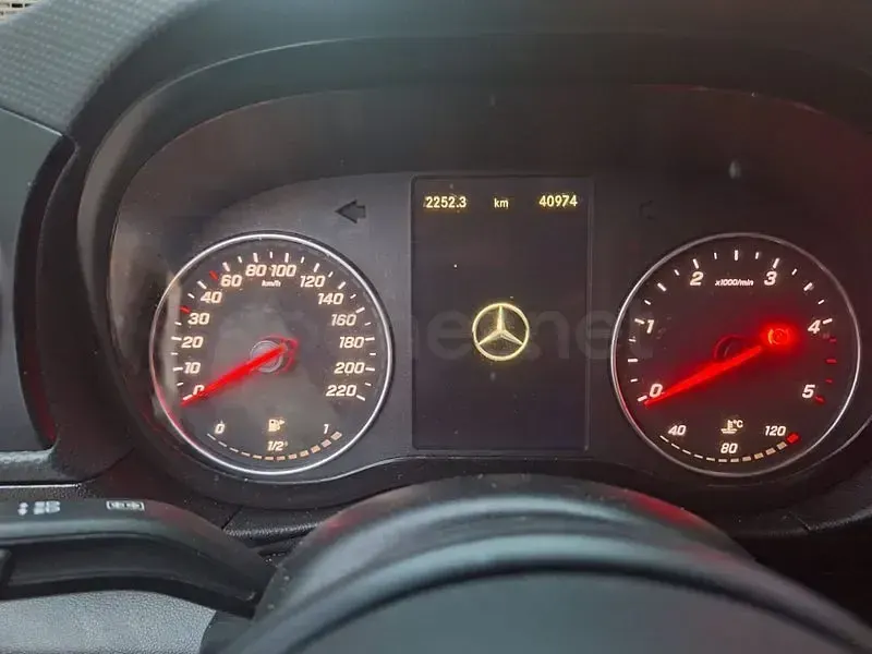 Usado Mercedes Citan 110 95 CV (69 kW) 2024 Gris / plata Monovolumen