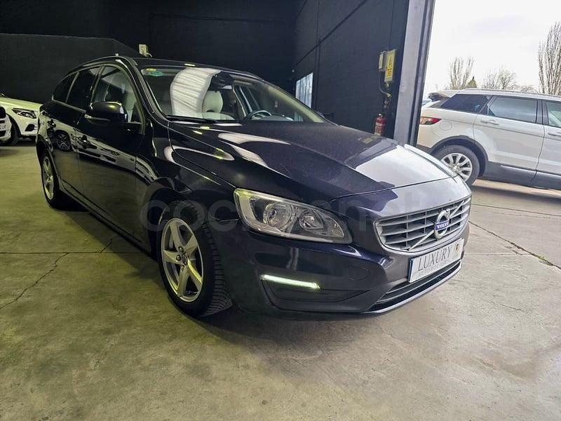 Usado Volvo V60 Summum 120 CV (88 kW) 2015 Azul Familiar