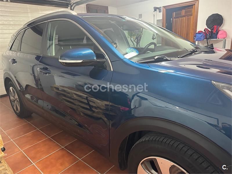 Usado Kia Niro 141 CV (103 kW) 2019 Azul SUV