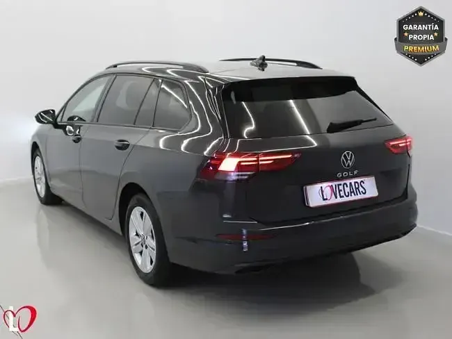 Usado VW Golf VIII Life 116 CV (85 kW) 2022 Gris Familiar