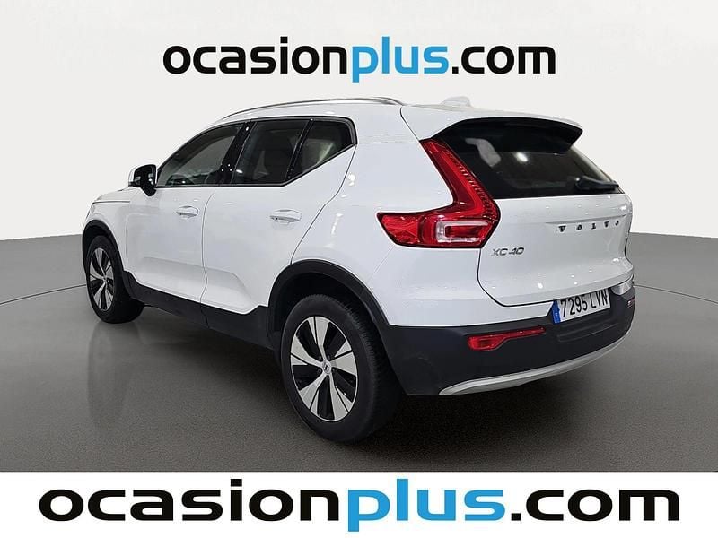 Usado Volvo XC40 Momentum 163 CV (119 kW) 2021 Blanco SUV