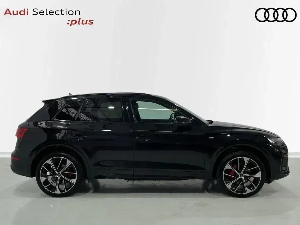 Käytetty Audi Q5 204 HP (150 kW) 2024 Musta Katumaasturi