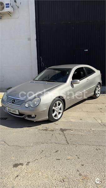 Usado Mercedes C200 Sport Edition 122 CV (89 kW) 2006 Beige Berlina