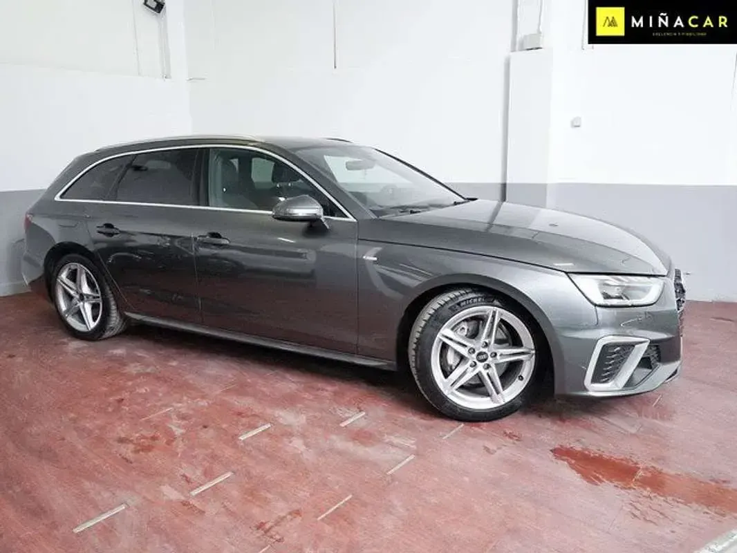 Usado Audi A4 S-Line 204 CV (150 kW) 2024 Gris Familiar