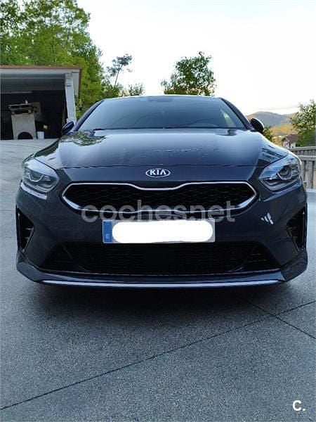 Usado Kia ProCeed GT-Line 140 CV (102 kW) 2019 Gris / plata Familiar