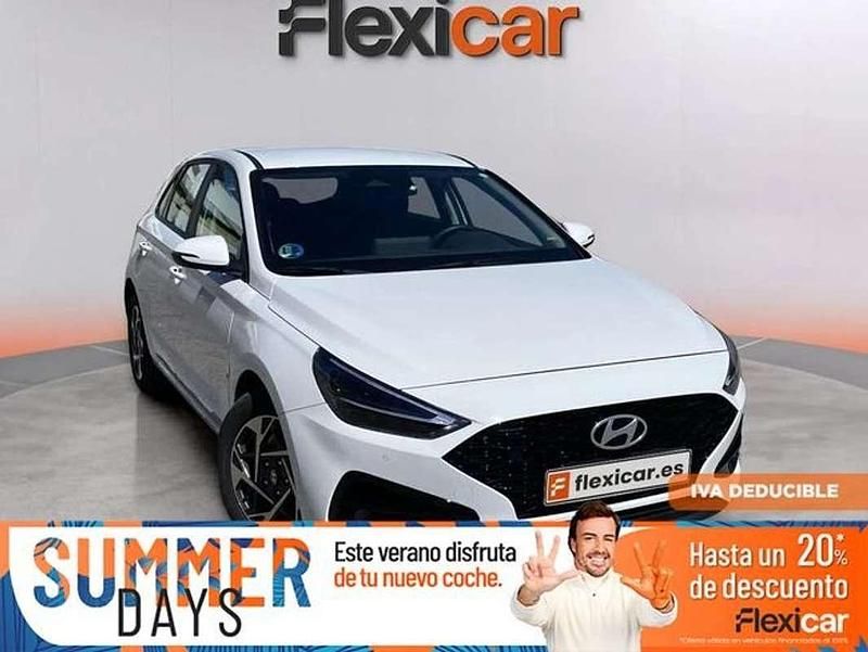 Blanco Usado 2024 Hyundai i30 Berlina | 18.890 € (Precio justo) - Imagen 1/4