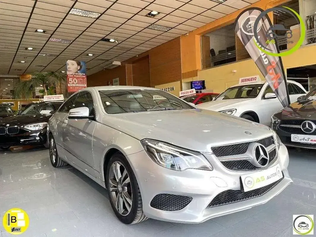 Usado Mercedes E220 170 CV (125 kW) 2013 Plateado Coupe