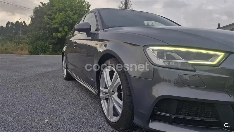 Usado Audi A3 S-Line 150 CV (110 kW) 2018 Gris / plata Berlina