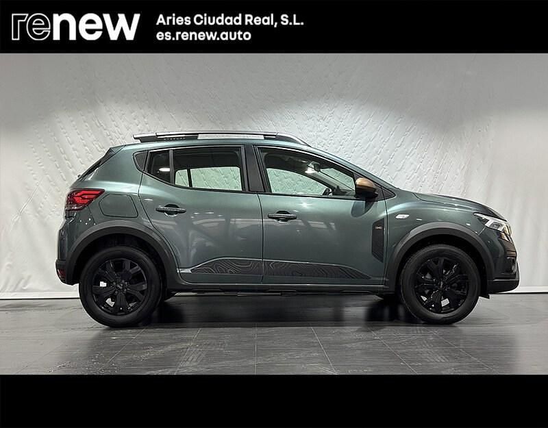 Usado Dacia Sandero Extreme 100 CV (73 kW) 2025 Verde Berlina