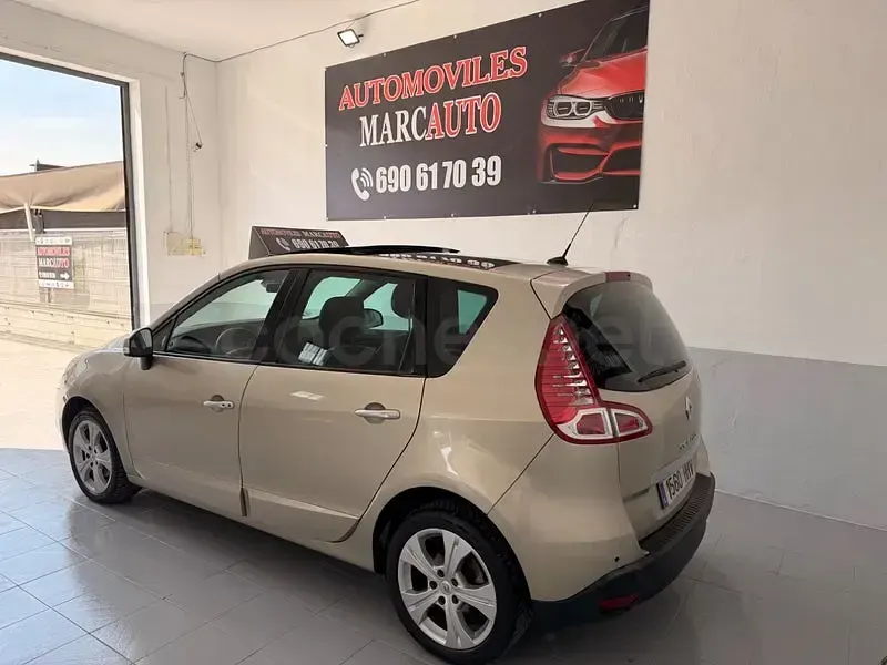 Usado Renault Grand Scénic III Bose Edition 130 CV (95 kW) 2012 Beige Monovolumen