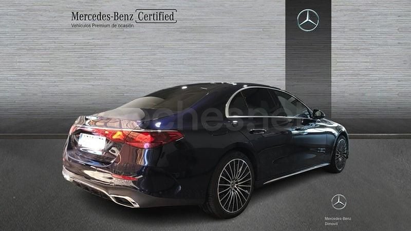 Usado Mercedes E300 313 CV (230 kW) 2024 Azul Familiar