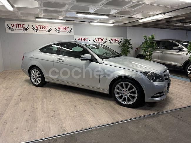Usado Mercedes C220 170 CV (125 kW) 2012 Gris / plata Coupe