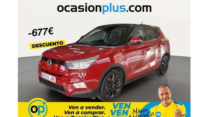 Usado Ssangyong (KGM) Tivoli Limited 116 CV (85 kW) 2016 Rojo SUV