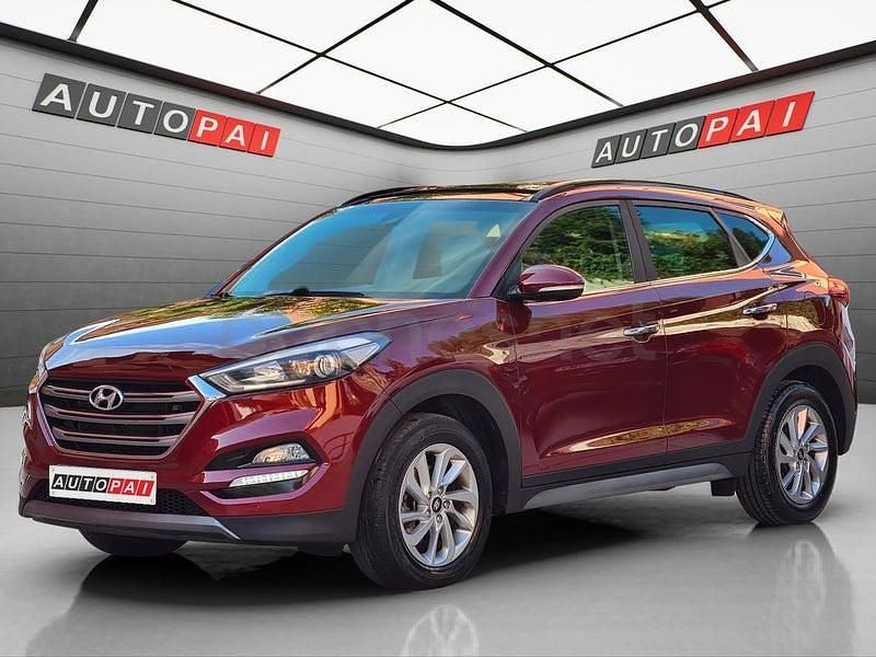 Usado Hyundai Tucson 115 CV (84 kW) 2016 Granate SUV