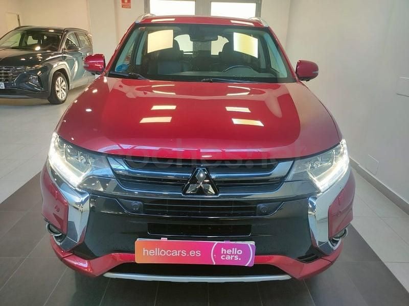Usado Mitsubishi Outlander P-HEV 203 CV (149 kW) 2016 Rojo SUV