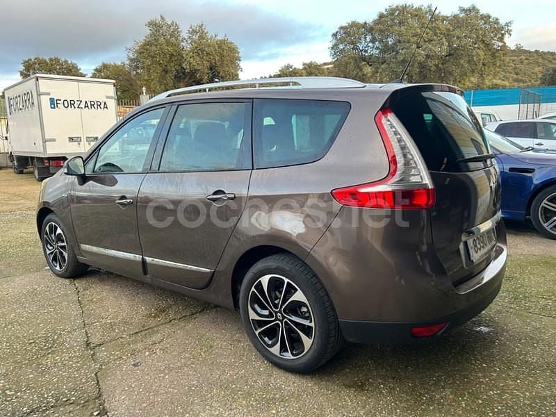Usado Renault Grand Scénic III Bose Edition 130 CV (95 kW) 2014 Marrón Monovolumen