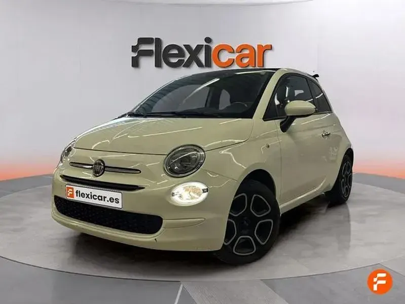 Usado Fiat 500C Club 70 CV (51 kW) 2023 Blanco Descapotable